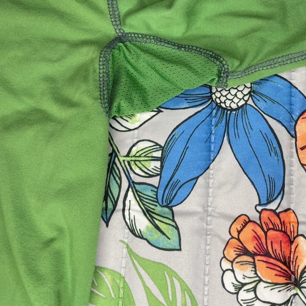 Women’s ALO Yoga Long Sleeve - Picture 5 of 9